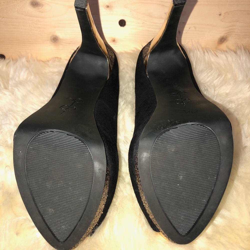 Jessica Simpson Black and Gold Pumps - Picture 5 of 8